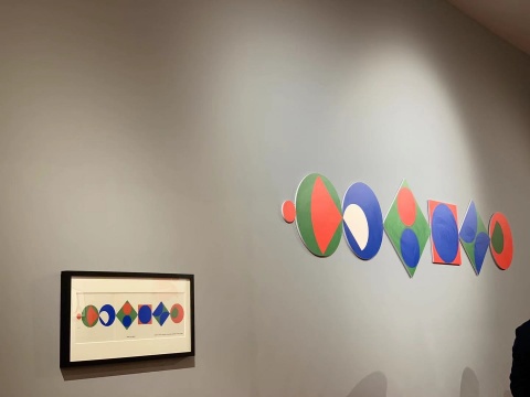 方寸间窥百年 克罗地亚贺卡展中的设计嬗变与节日情怀
